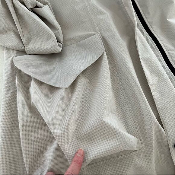 Lululemon Smooth Departure Windbreaker Long Jacket in Light Chrome, Size 4 - Picture 7 of 12